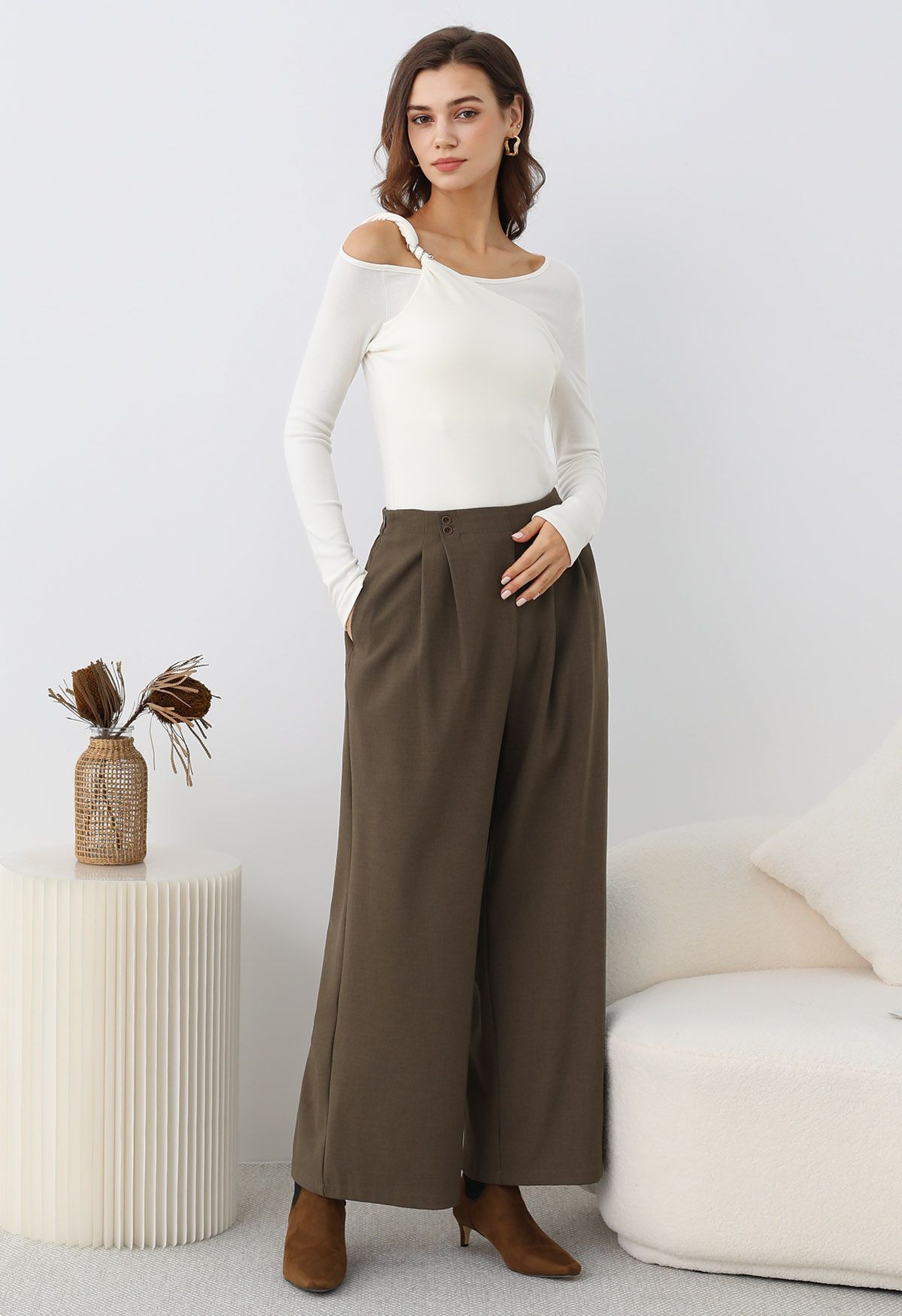 Effortless Polished Buttoned Pleats Palazzo Pants in Brown