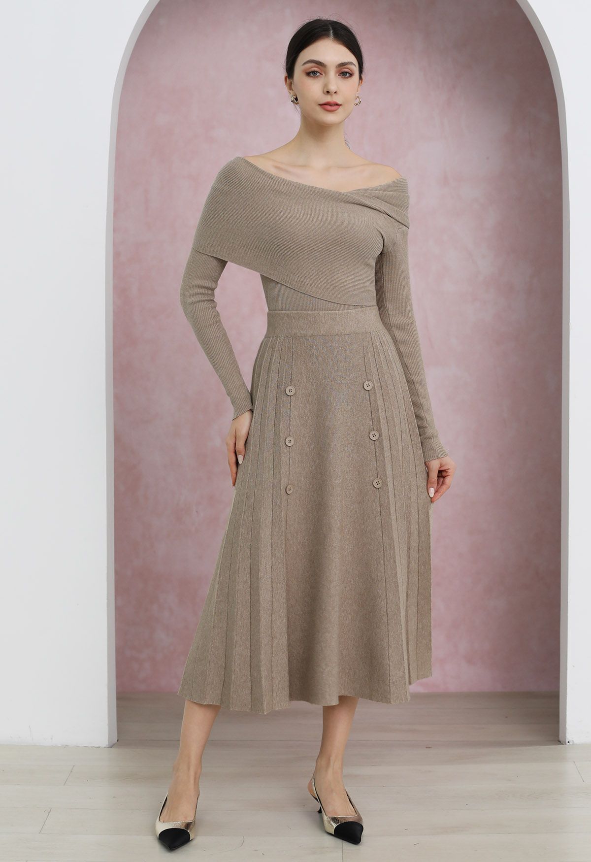 Soft Elegance Button Trim Pleats Knit Skirt in Sand