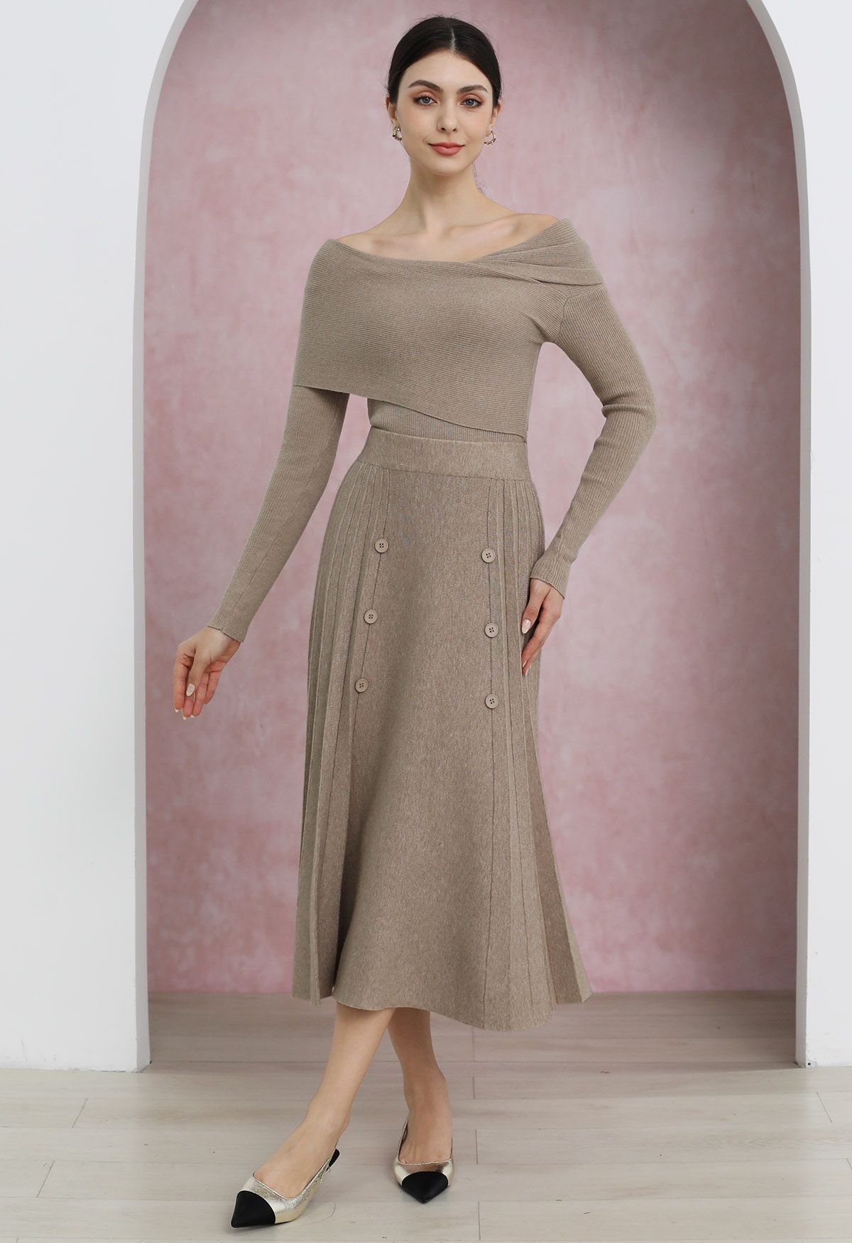 Soft Elegance Button Trim Pleats Knit Skirt in Sand