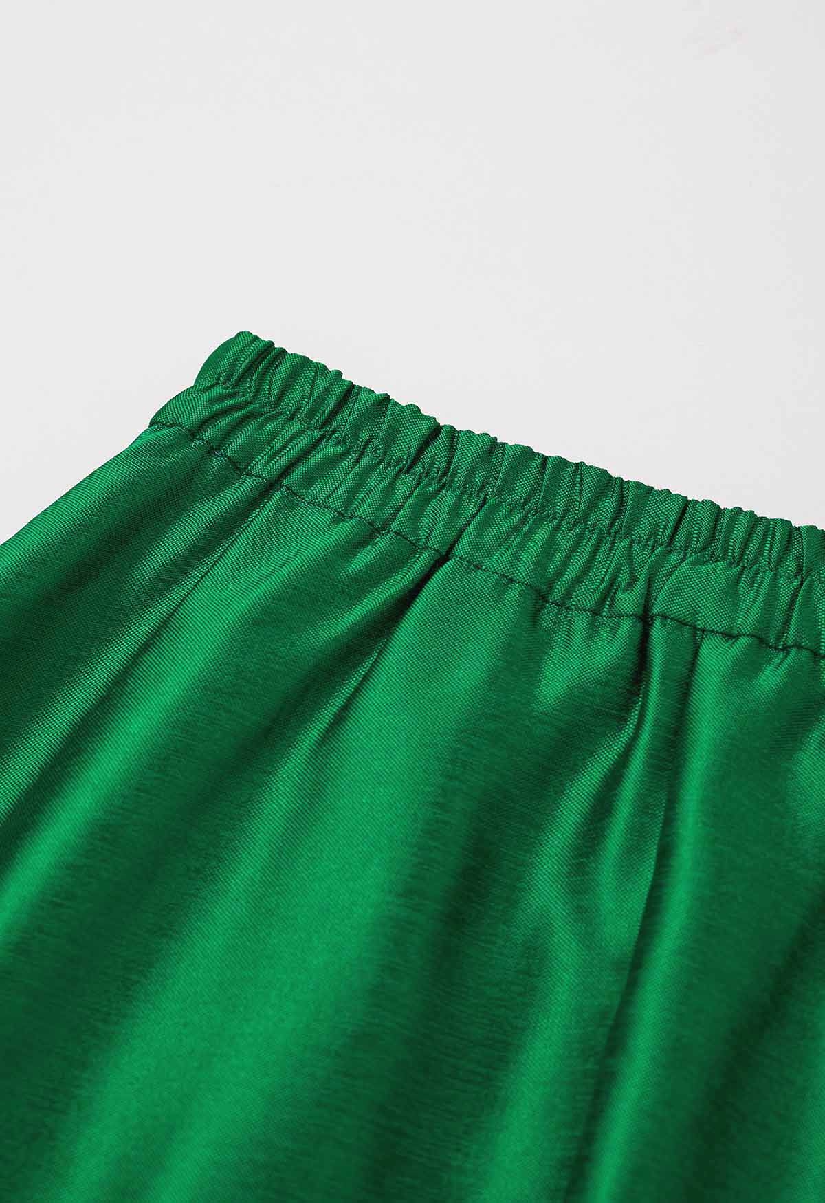 Sleek Side Pockets Pleated A-Line Midi Skirt in Green