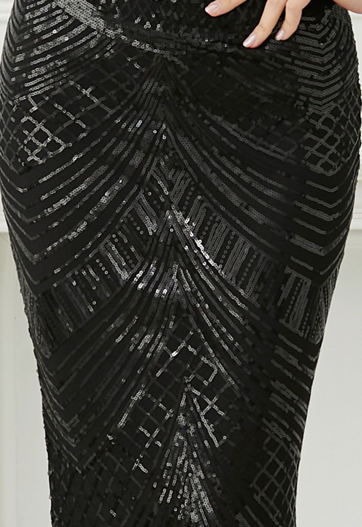 Geometric Sequin Mock Neck Mermaid Gown in Black