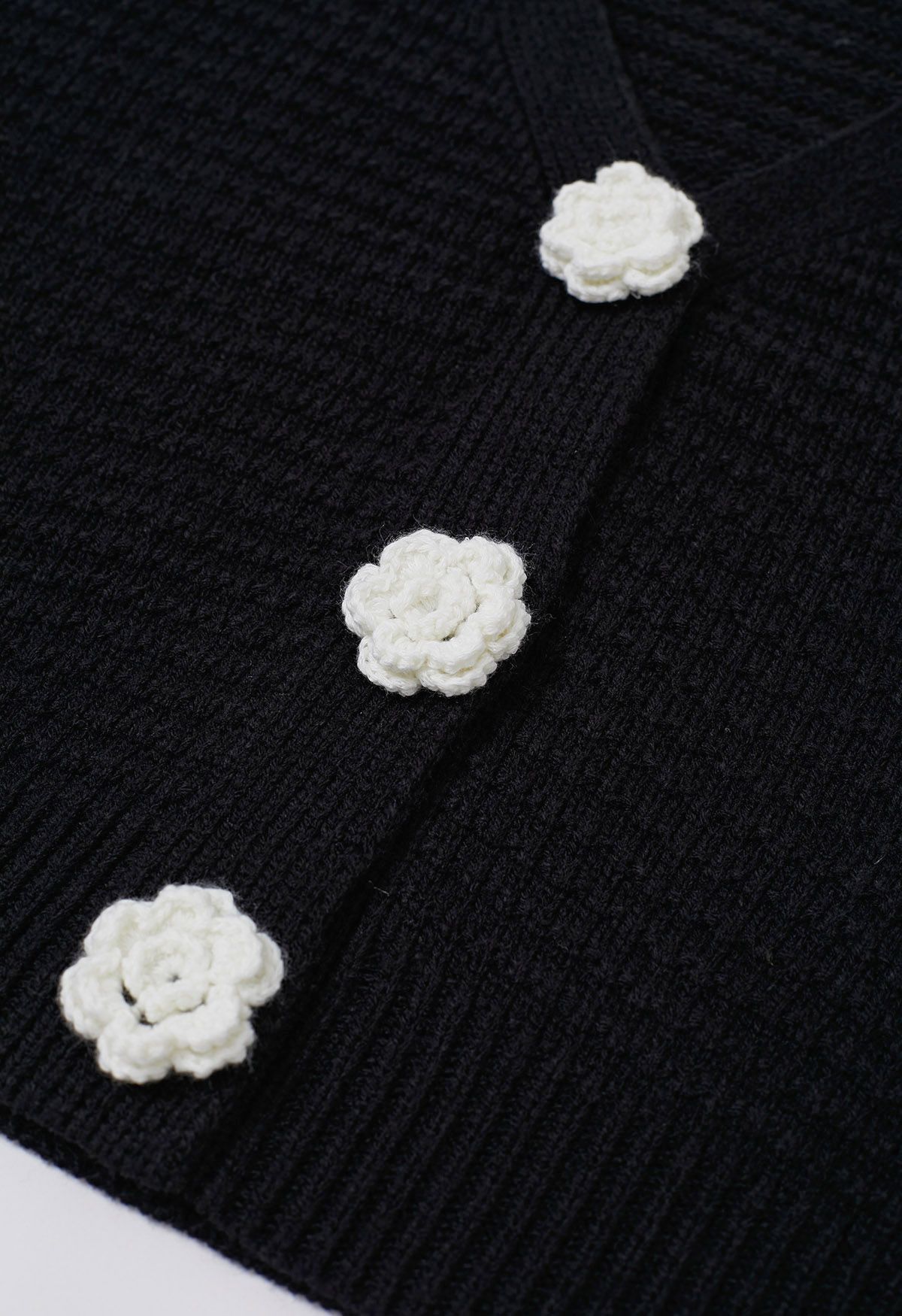 Stitch Rose Buttoned Crop Knit Cardigan in Black