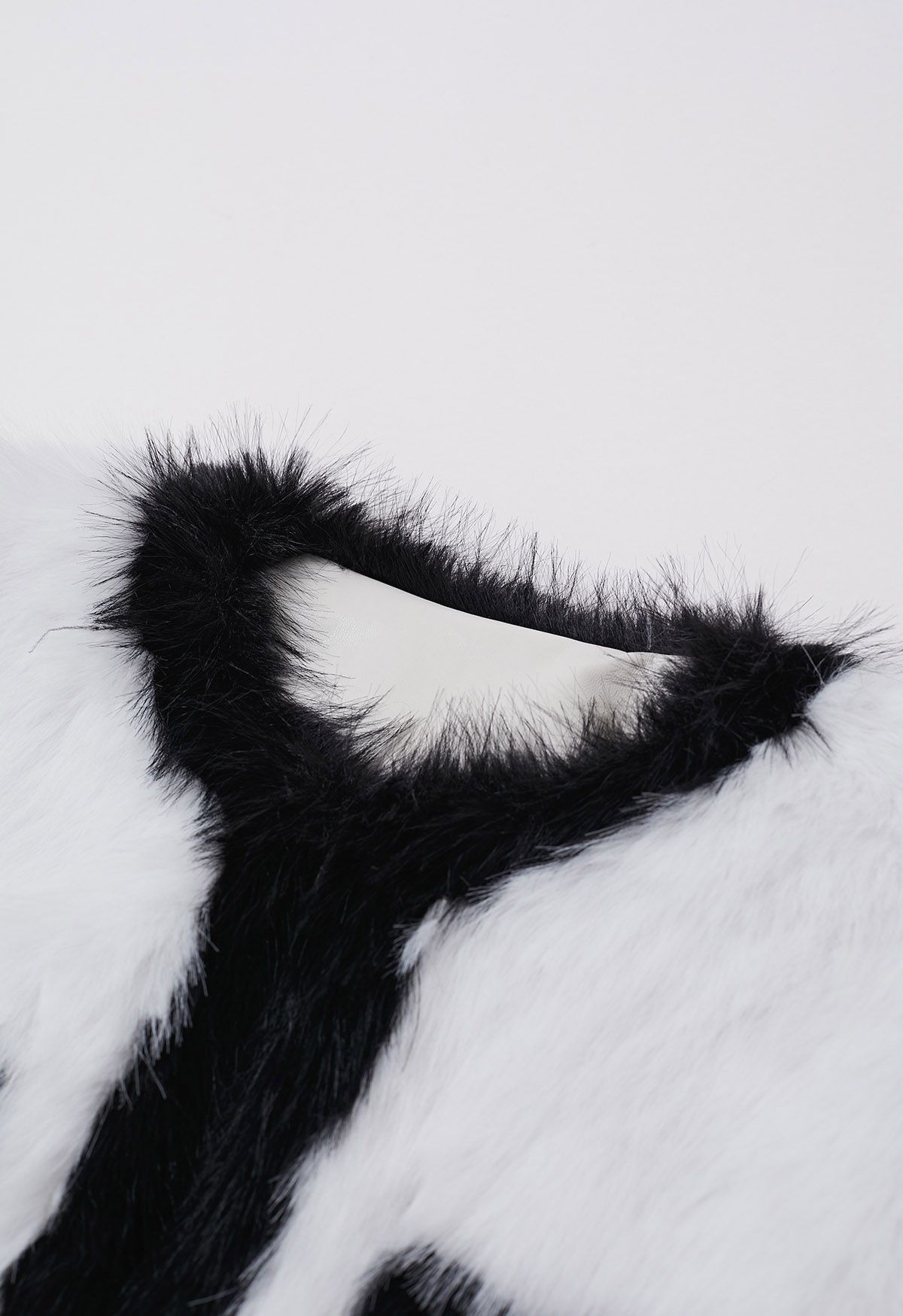 Contrast Color Faux Fur Vest in White