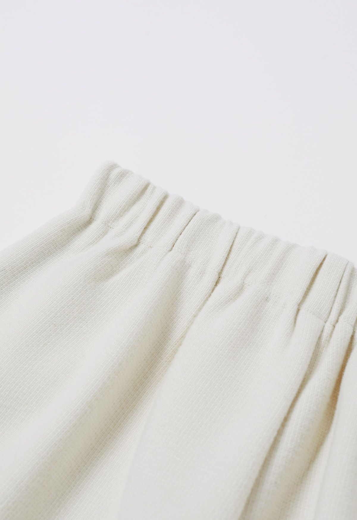 Side Pockets Pleats Wide-Leg Pants in Ivory