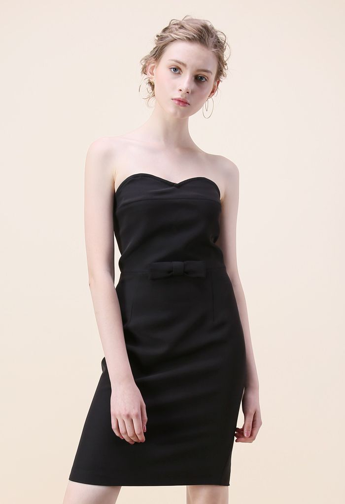 Dignity in Bowknot Strapless Body-con Dress in Black