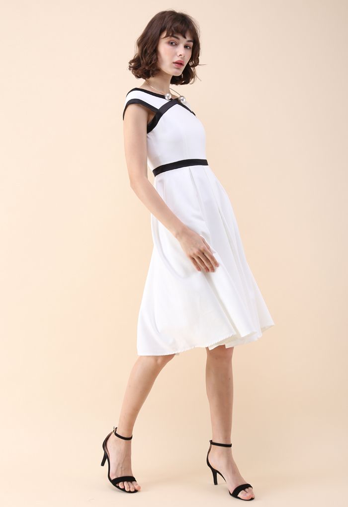 Contrast Refinement Flare Dress in White