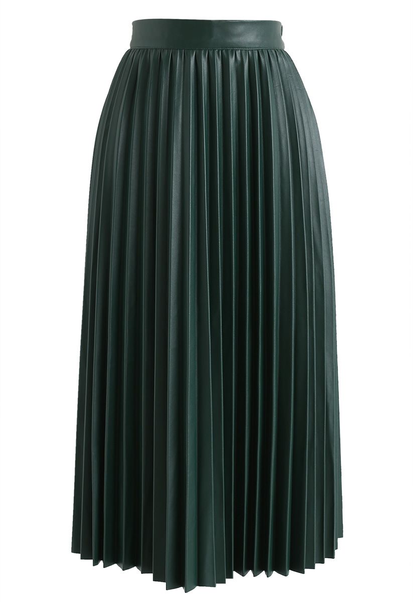 Faddish Gloss Pleated Faux Leather A-Line Skirt in Dark Green