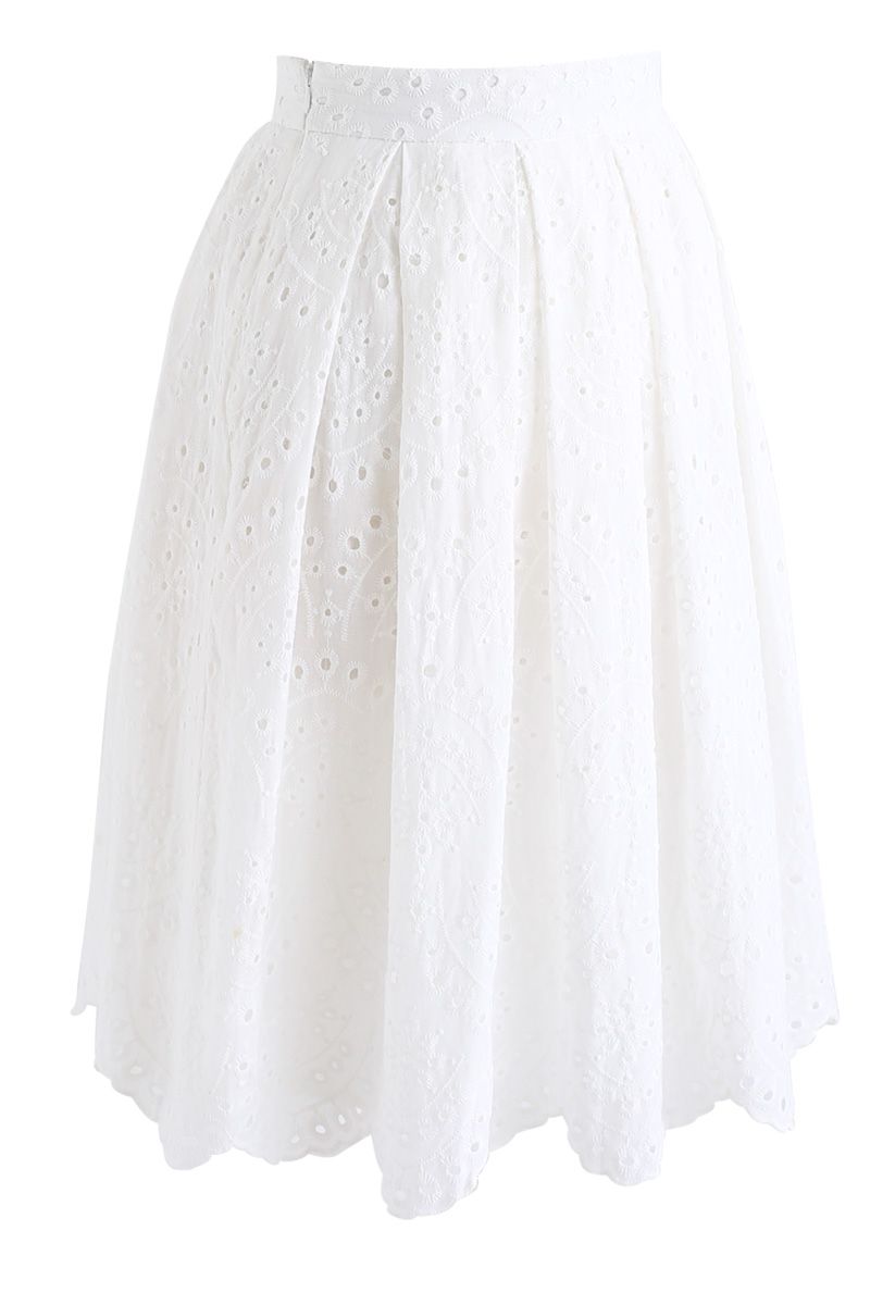 Eyelet Beauty Pleated Skirt in White