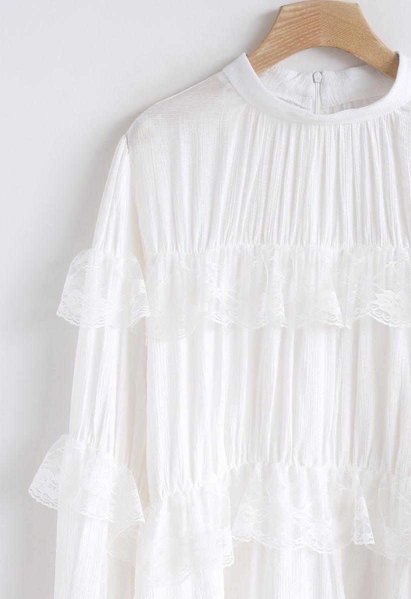 Aesthetic Feeling Lace Ruffle Top in White