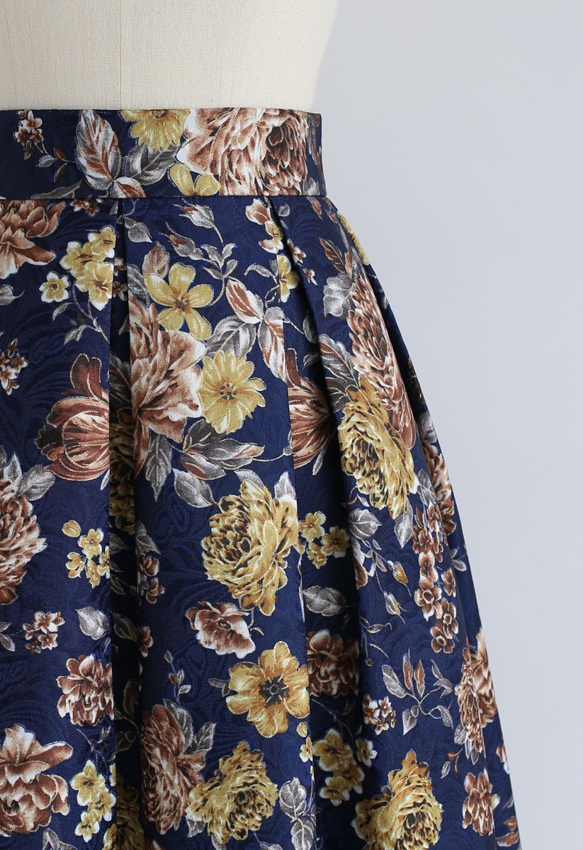 Floral Vintage Embossed Pleated Midi Skirt in Navy