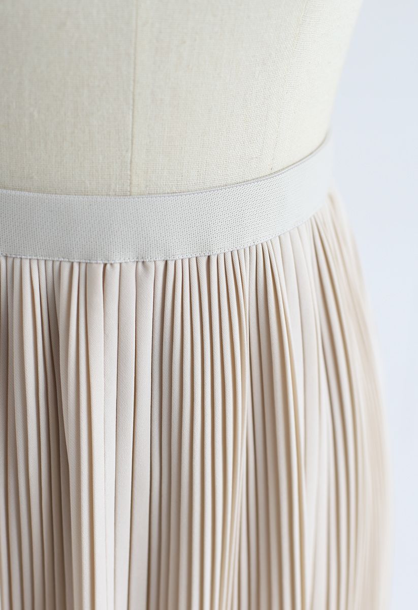 Someone to Love Pleated Skirt in Cream