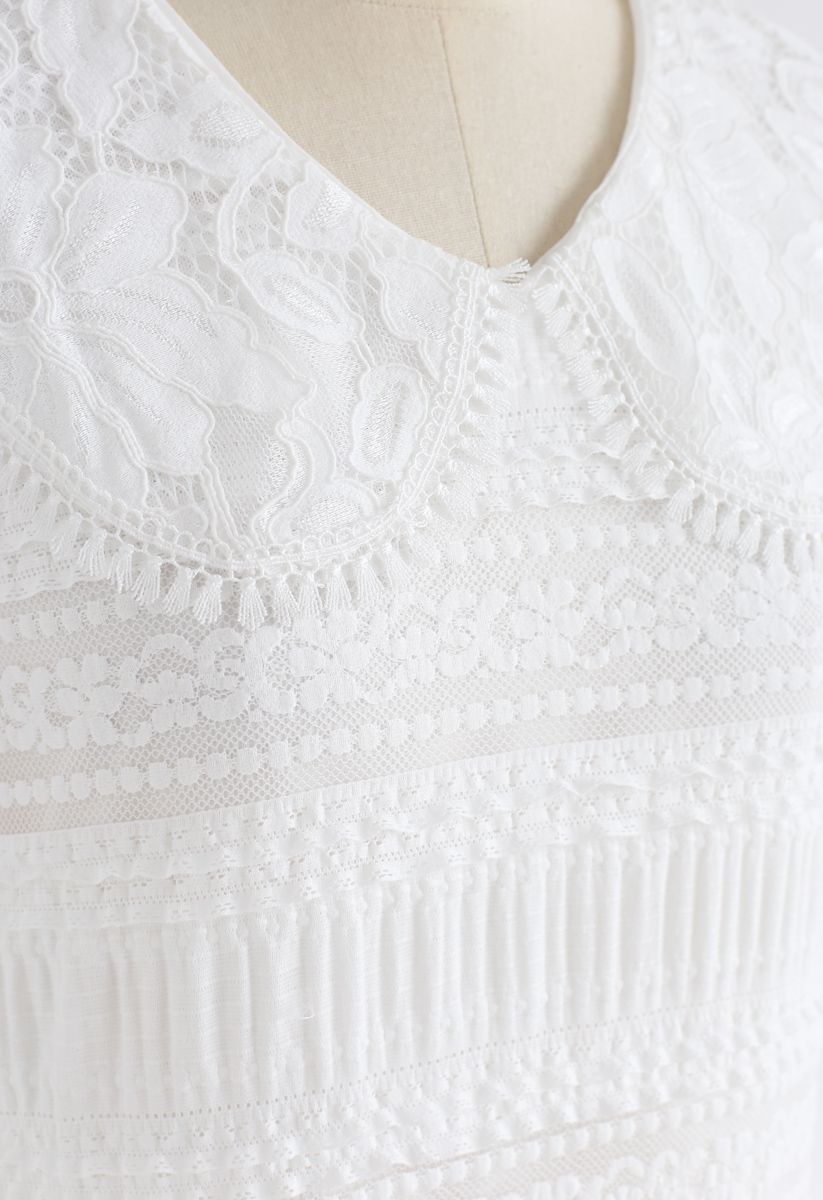 Free to Extol Frilling Lace Dress in White