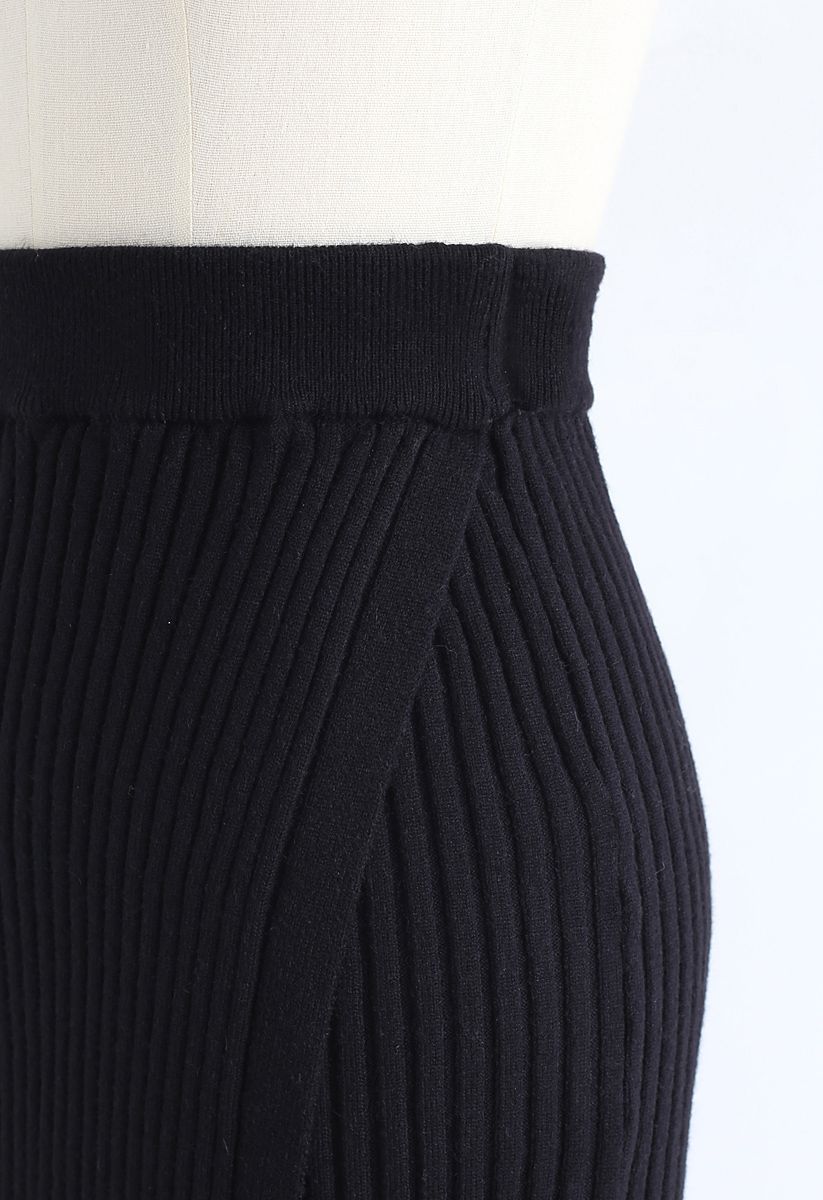 Neat Split Hem Ribbed Knit Skirt in Black