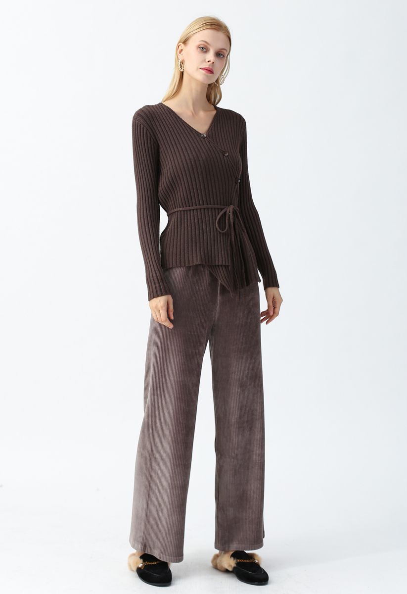 Corduroy High-Waisted Pants in Brown