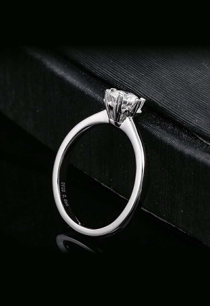 Extravagant Moissanite Diamond Ring